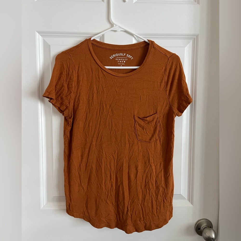 Aeropostale Ladies T-Shirt. Burnt Orange, Size M.